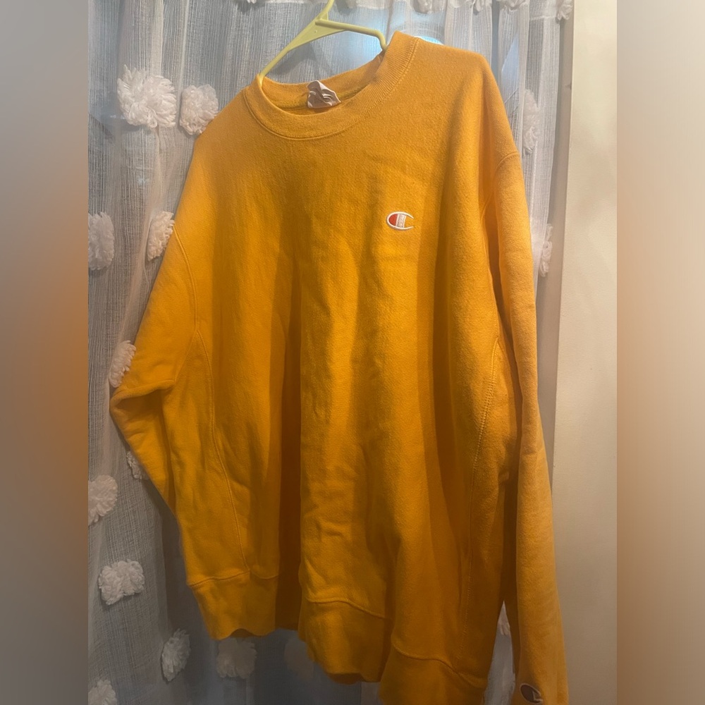 Yellow XL champion sweatshirt